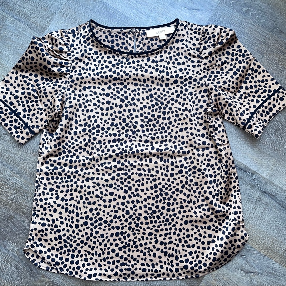 Loft women’s XS Petite leopard print shirt puff sleeve lightweight animal